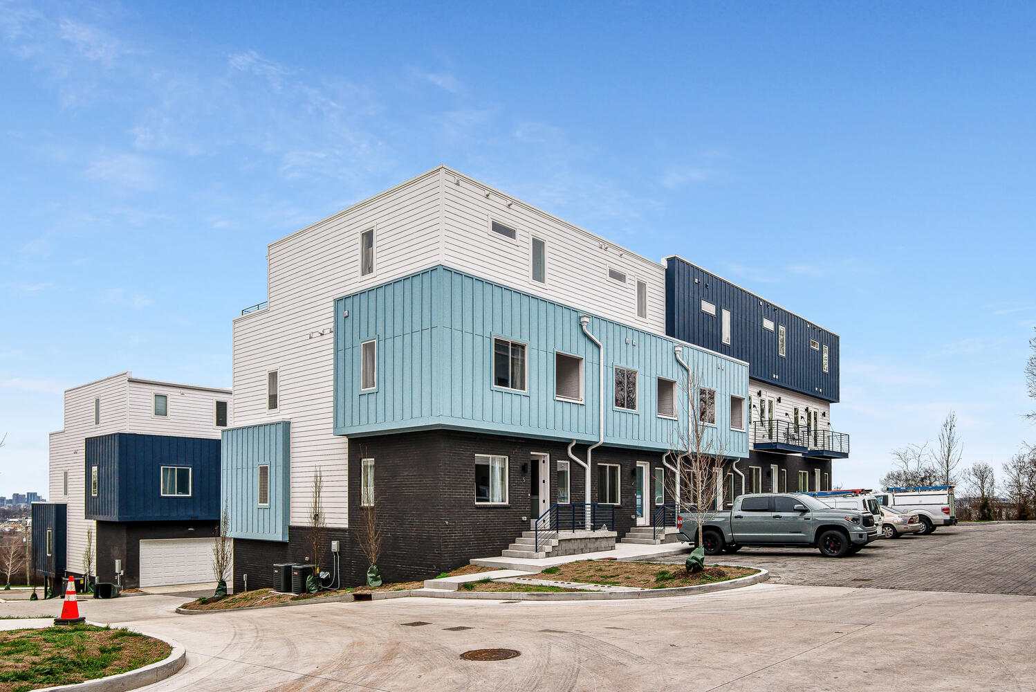 2131 Goodrich Ave Unit 3-large-002-012-Goodrich Av Unit 3 EXTERIORS2-1498×1000-72dpi